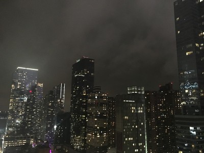 纽约曼哈顿摩天大楼的夜晚。