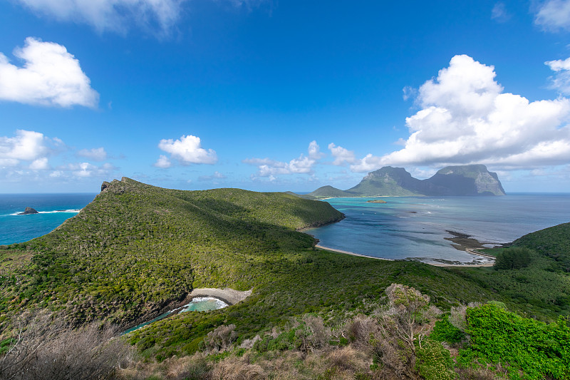 从伊莱扎山(Mount Eliza)的山顶俯瞰澳大利亚新南威尔士州豪勋爵岛(Lord Howe Is