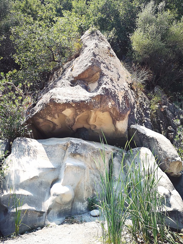 西西里岛，戈尔戴尔阿尔坎塔拉，埃特纳火山的大型熔岩，在阿尔坎塔拉河