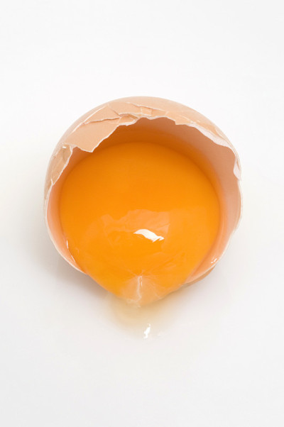 生鸡蛋蛋黄