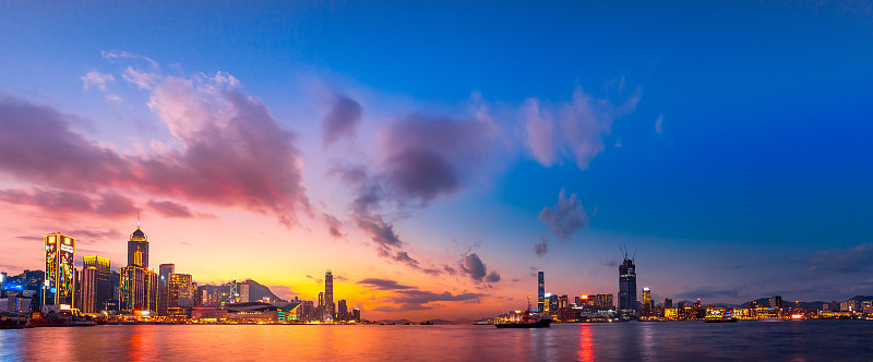 香港维多利亚港傍晚