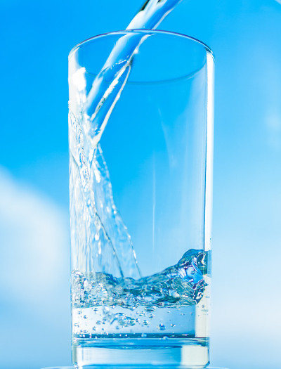 倒水