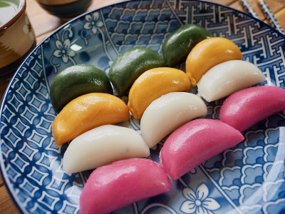 韩国美食松糕，半月形的年糕