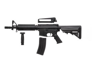 一个孤立的AR-15武器的大图