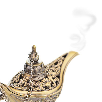 阿拉丁神灯孤立在白茫茫之中