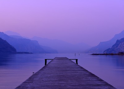 湖。