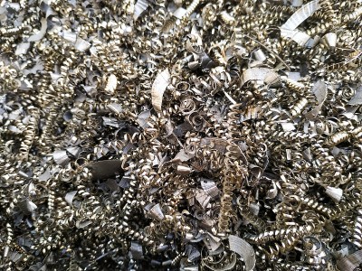 工厂里各种金属的金属屑