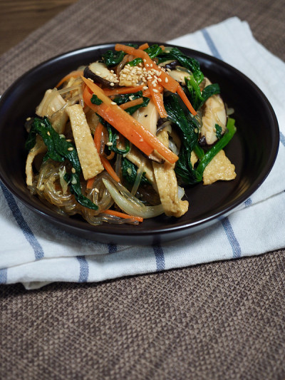韩国传统食物炒蔬菜面条，日本菜