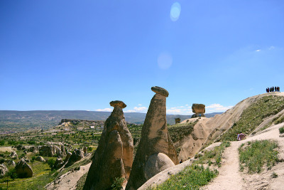三个美惠，三个美丽(uc guzeller)岩石山Devrent山谷，卡帕多西亚，Nevsehir，