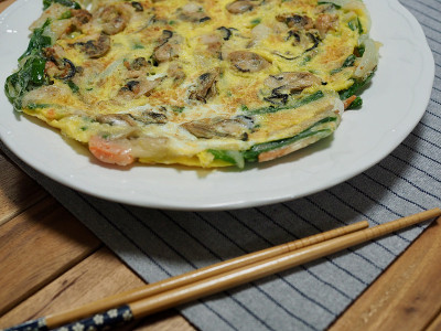 韩国美食牡蛎葱煎饼