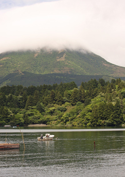 日本箱根Ashi湖上的小船