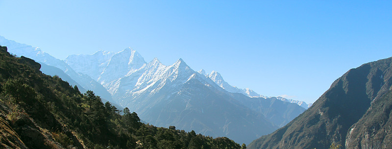 雪山库苏姆康如鲁峰在喜马拉雅
