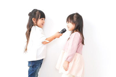 女孩们唱歌