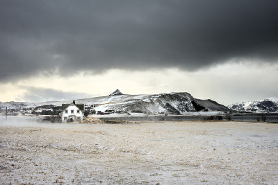 田园诗般的雪峡湾景观