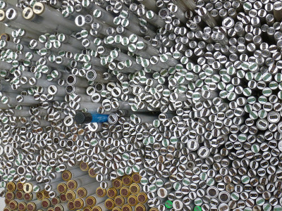 有缺陷的霓虹灯？