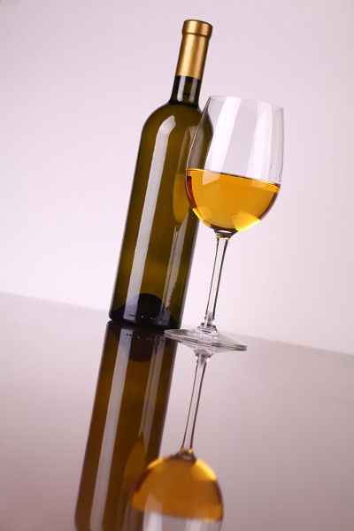 一杯白葡萄酒