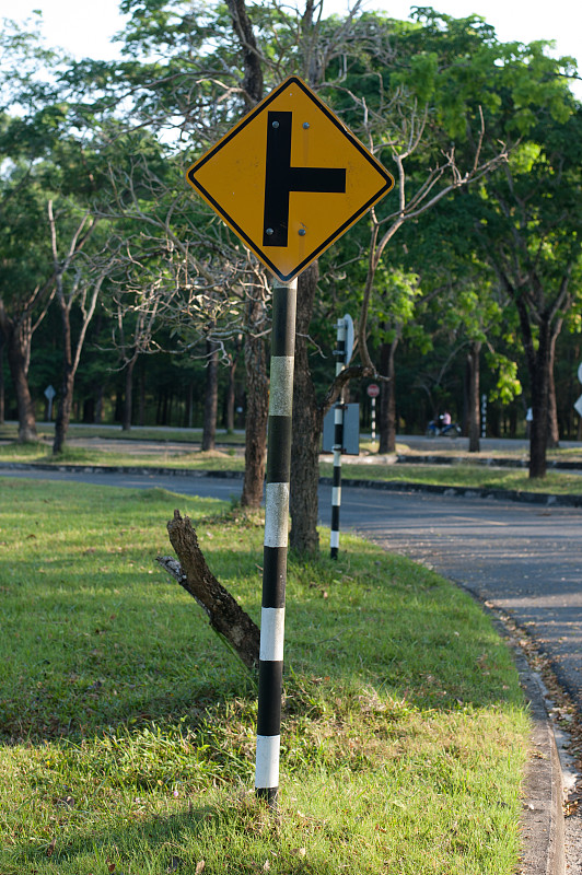 十字路口的迹象