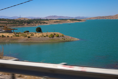 以拉齐格的哈扎尔湖(Elazığ)是该地区最重要的自然资产之一。