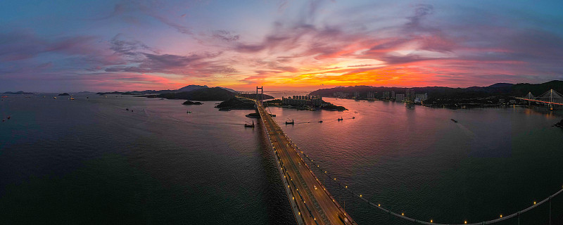 美丽的魔幻时光，夕阳，香港青马桥的夜景