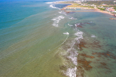 浅水湾[前水湾]鸟瞰图-台湾北海岸，摄于台湾新北三治区