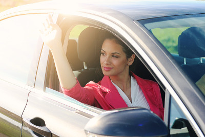 女商人开车