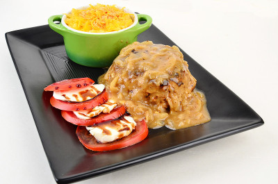 索尔斯伯利牛肉饼晚餐
