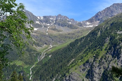 斯图拜山谷景色优美