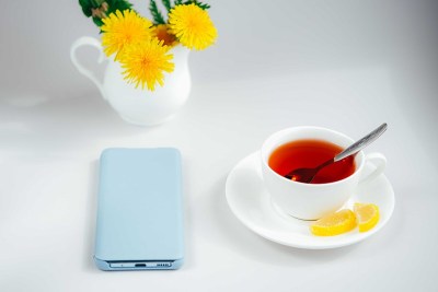 早茶和智能手机。