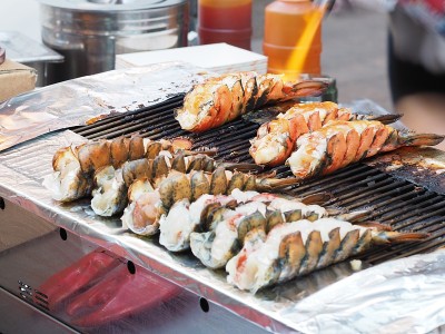 龙虾烧烤从流行的韩国街头食物