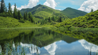 奥地利阿尔卑斯山夏季徒步旅行