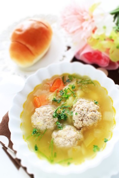 中国菜，肉和蔬菜汤