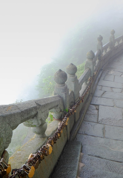中国湖北武当山。那里有许多道教寺庙