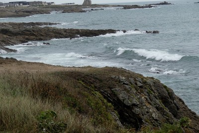 岩石上的波浪