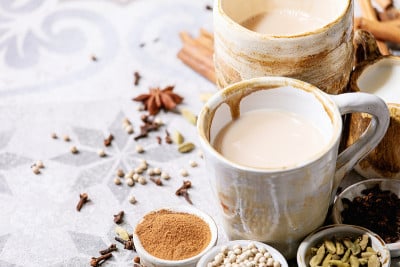 玛沙拉茶配肉桂棒