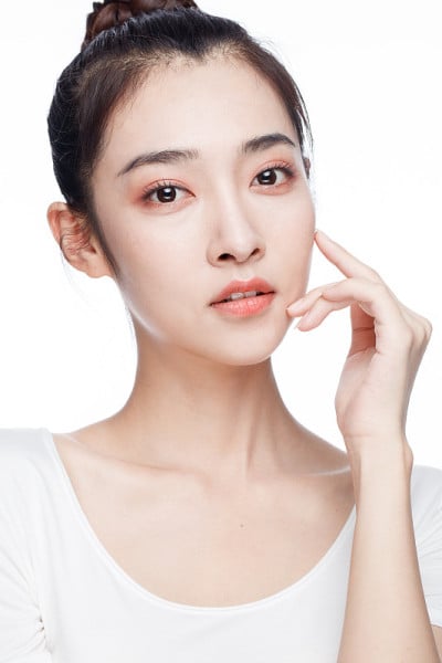 画室里的美女肖像