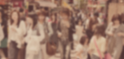 模糊拥挤的街道信箱格式
