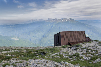 齐里奥里小屋，向量山