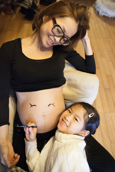日本怀孕的母女