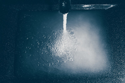 水龙头和洗涤槽用水