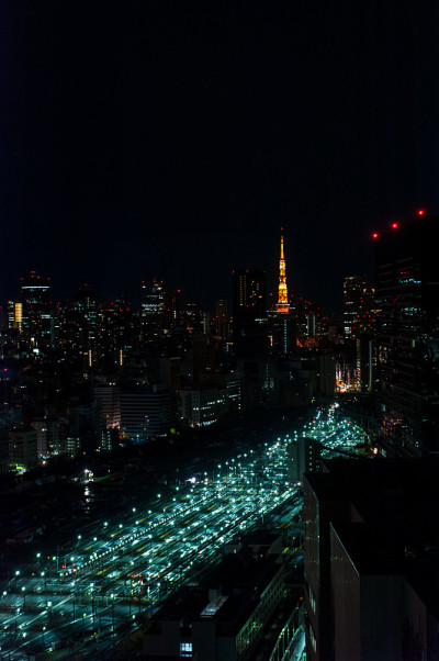 航空摄影，俯瞰东京的城市景观，日本东京夜景，日本，未来主义站，