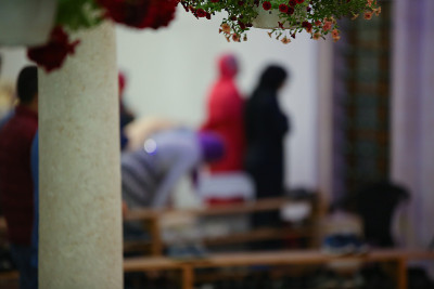 穆斯林女性为安拉祈祷