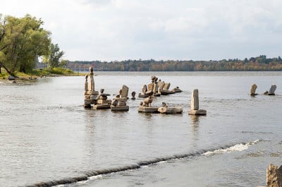 2017 Inukshuks在Remics Rapids