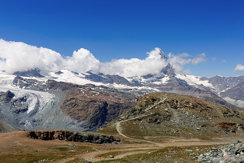 夏季山地景观