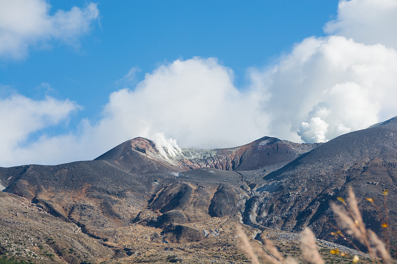 活火山的顶部