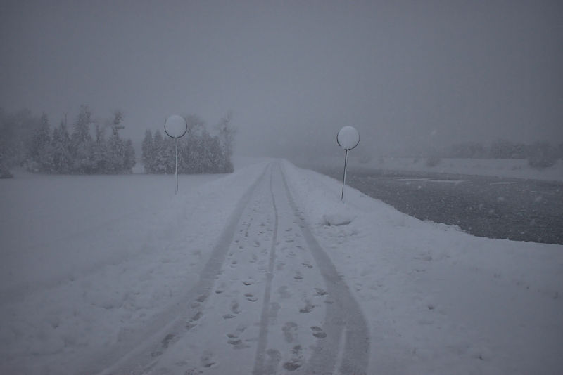 列支敦士登瓦杜兹阵雪后的冬季景观