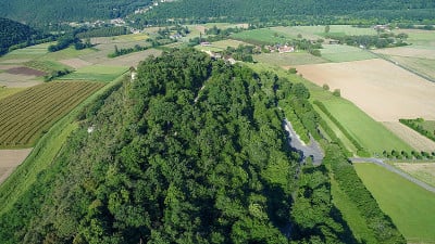 从空中俯瞰法国Périgord的La roque - gaageac村