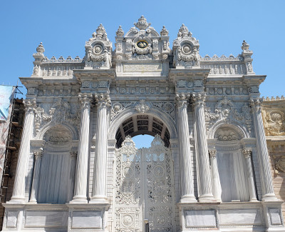 Dolmabahce宫殿的门