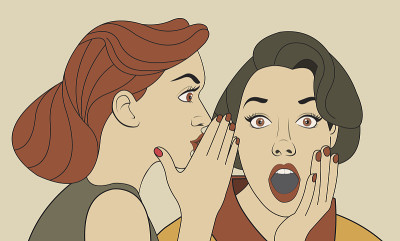 复古女人窃窃私语