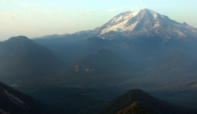 雷尼尔山
