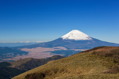 美丽的富士山从一个欣之子湖